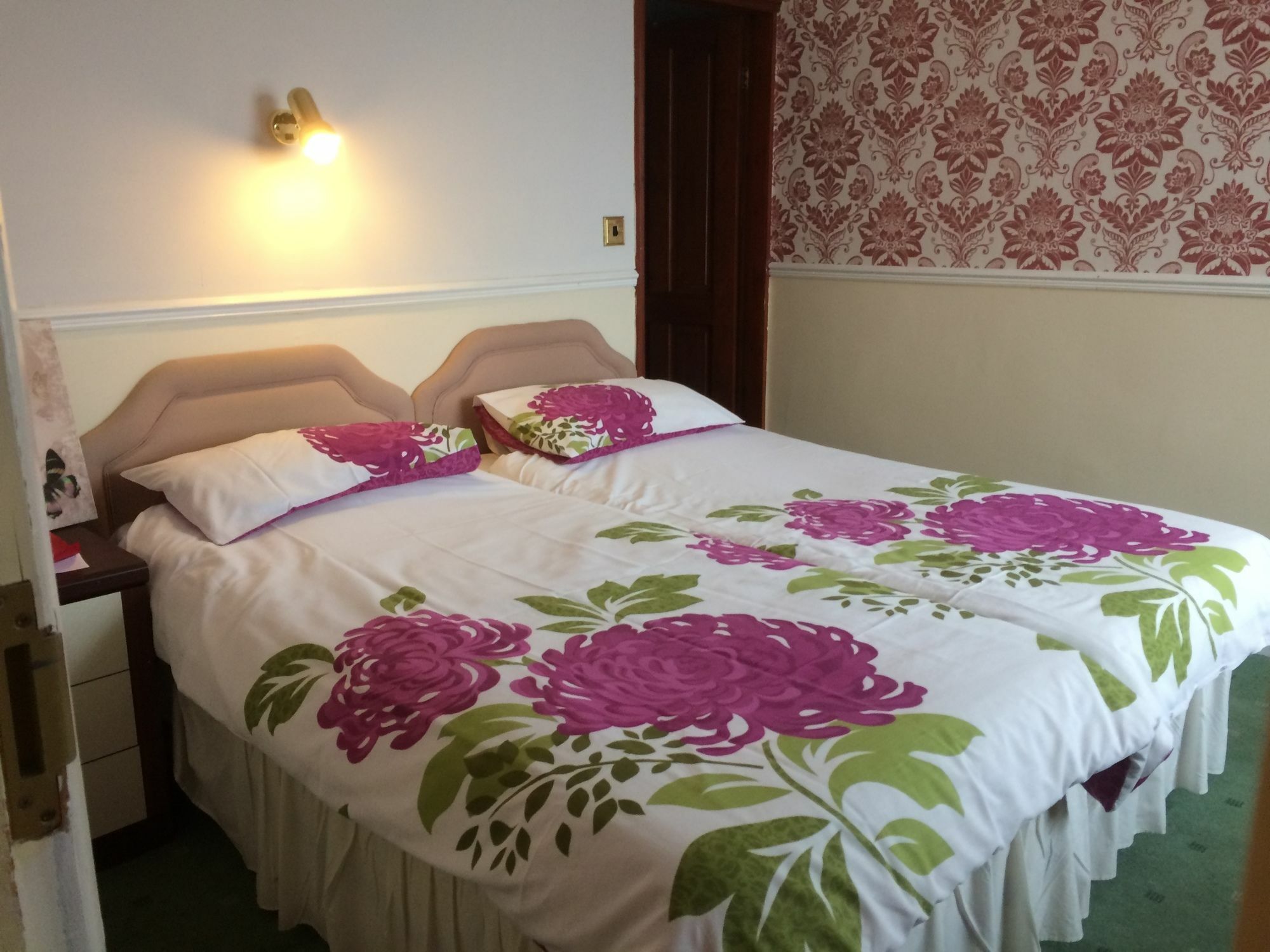 Chatley Court Guest House Бридлингтън Екстериор снимка