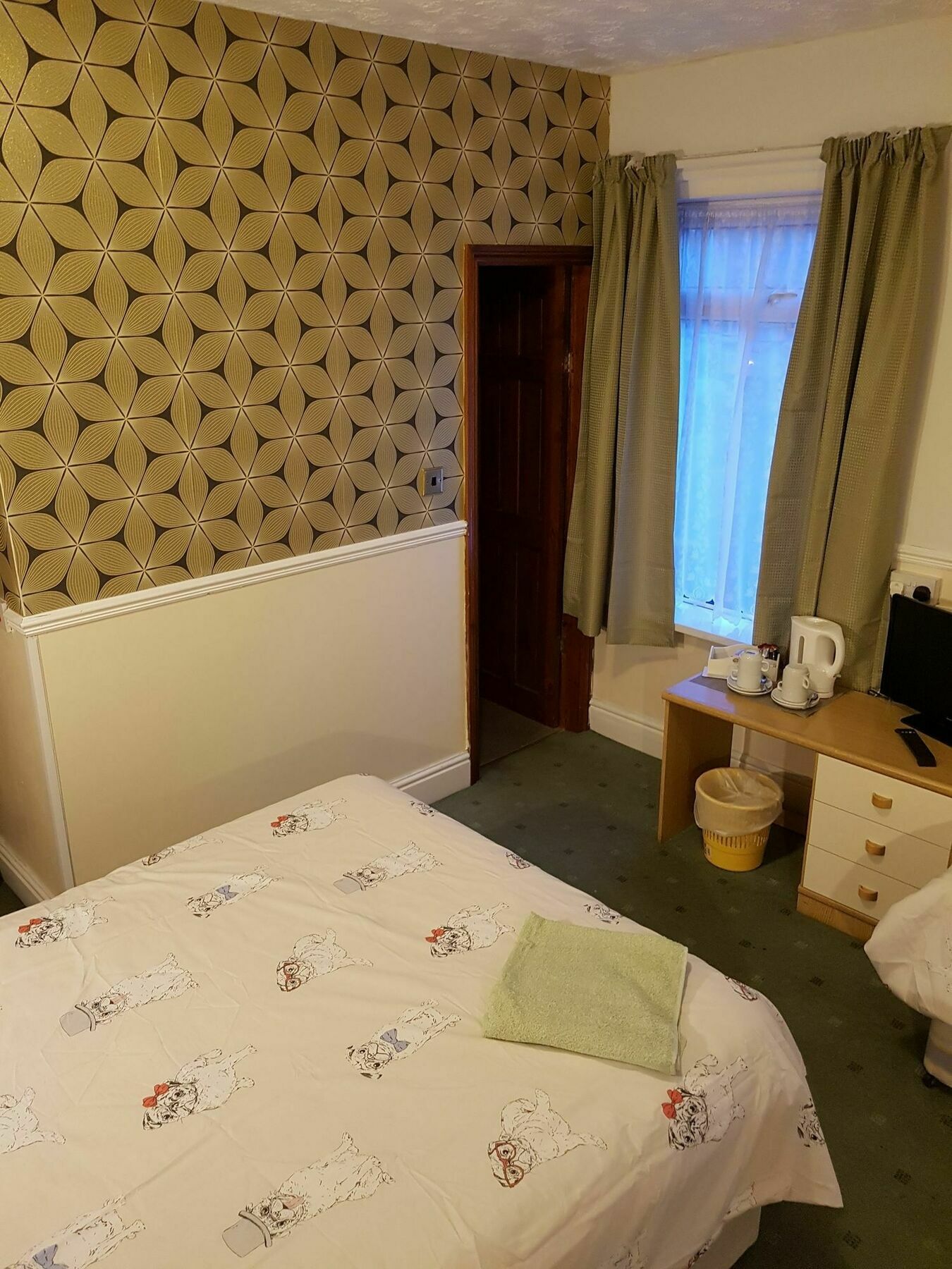 Chatley Court Guest House Бридлингтън Екстериор снимка